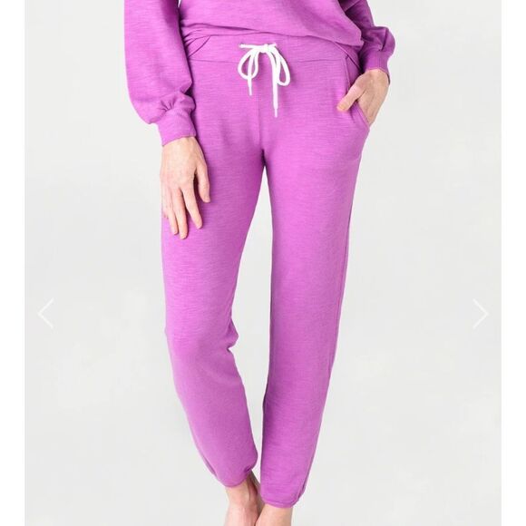Monrow Super Soft Rayon Cotton Sporty Sweatpants in Neon Purple Small MSRP $128 - Picture 1 of 11